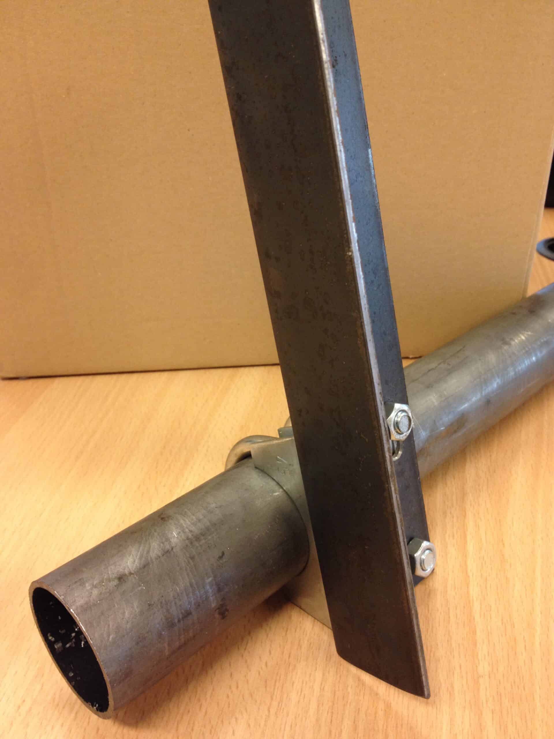 Eindstop hoeklijn - buisrailsteun